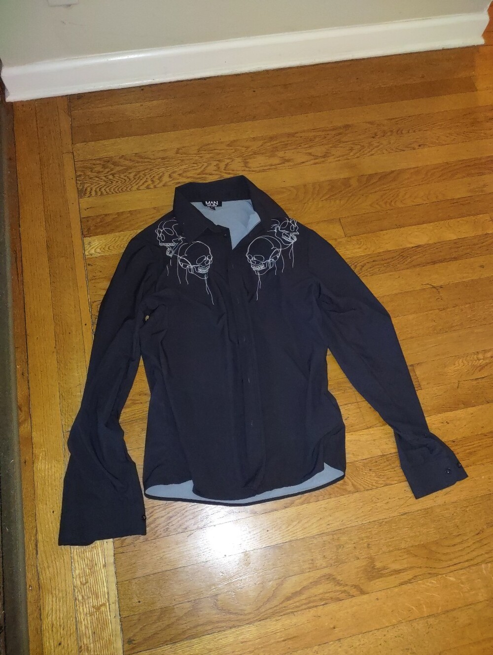 boohoo man black skull line drawing long sleeved button down shirt size large